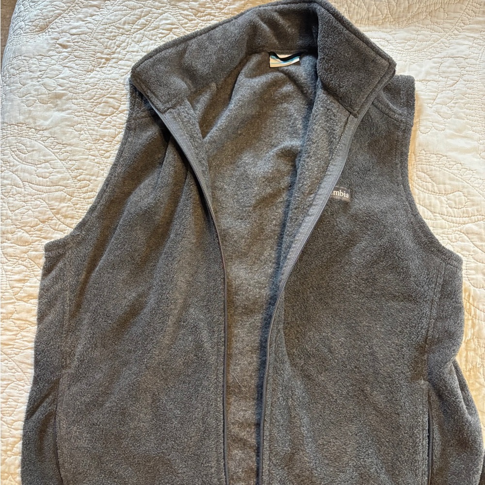 Columbia Gray Fleece Vest - Medium